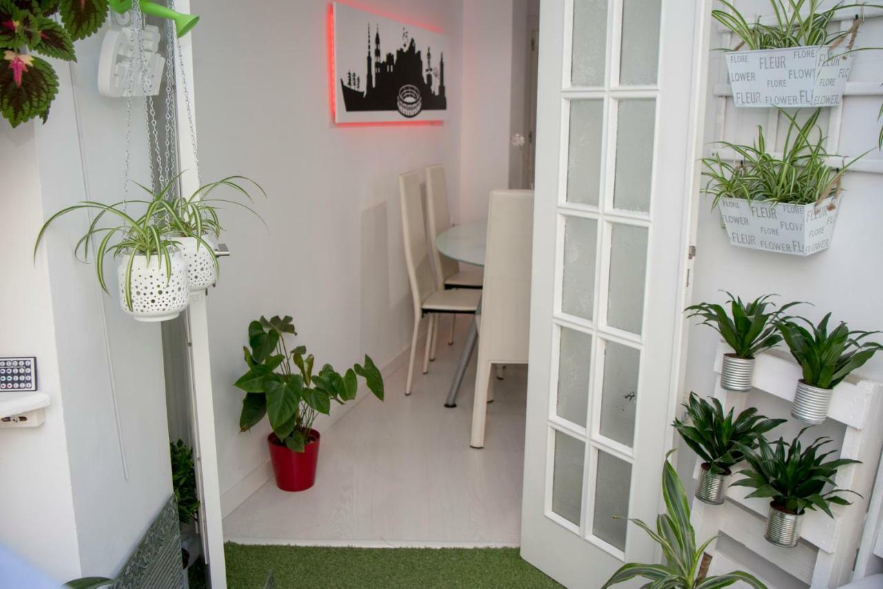 Apartamento E&R Malaga Centro- Parking Gratis Kültér fotó